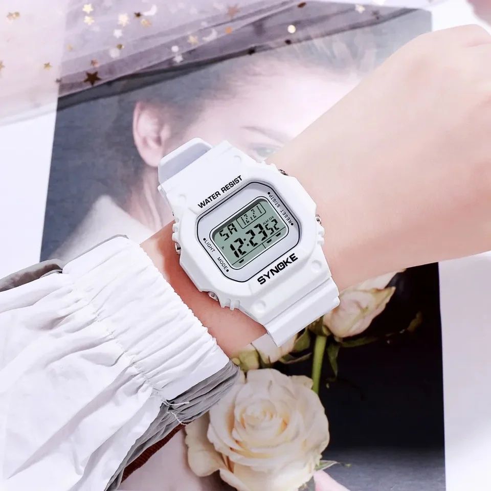 Zegarek elektroniczny kolor biały