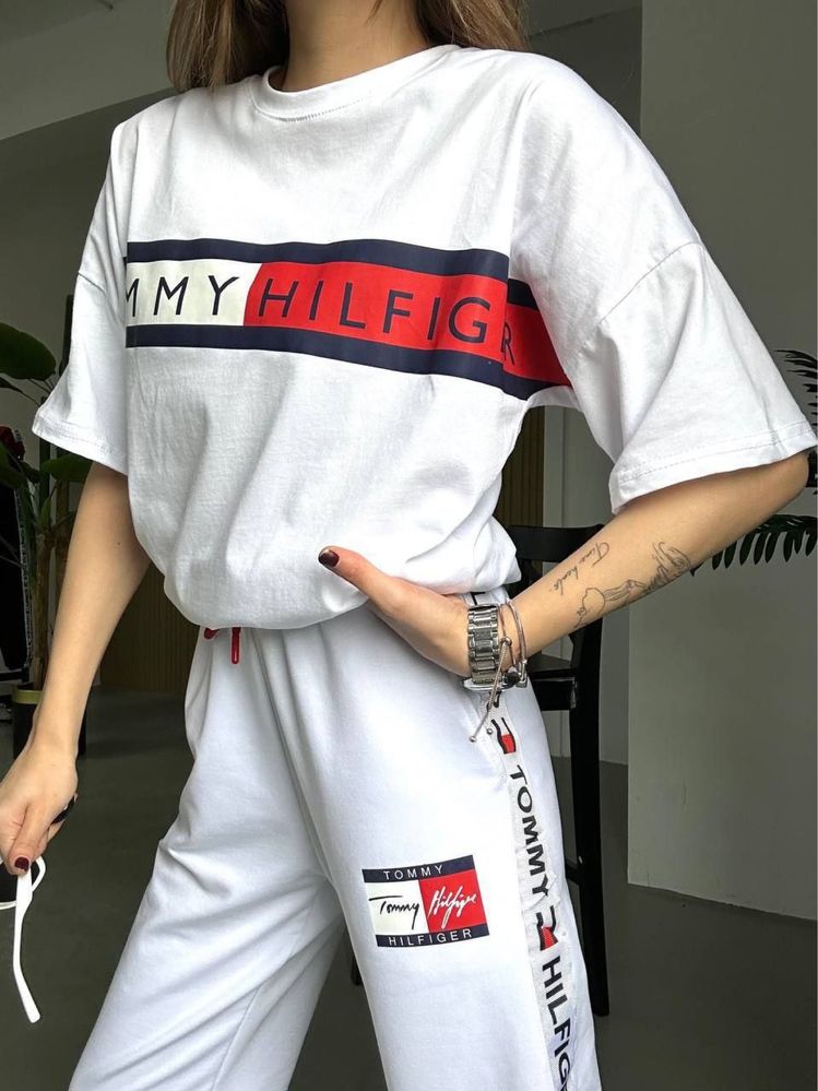 Жіночий костюм Tommy Hilfiger