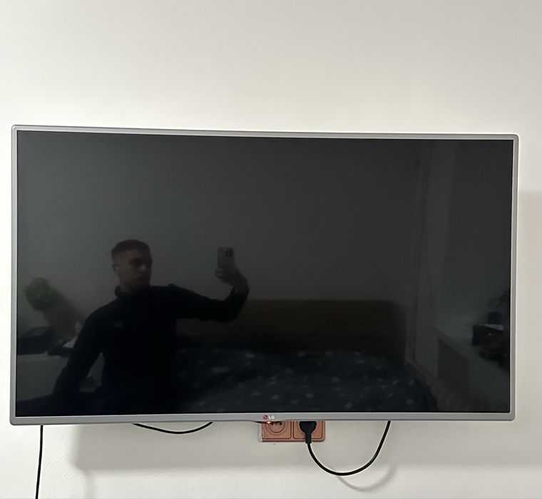 Телевізор LG 47LB570V