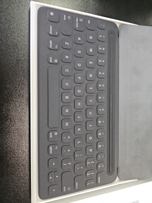 Чехол-клавиатура Apple iPad 10.2, iPad Air 10.5 2019 Keyboard MX3L2