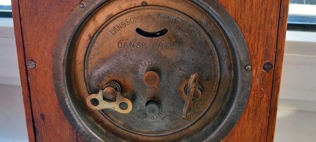 Stary rzadki duński zegar skarbonka.