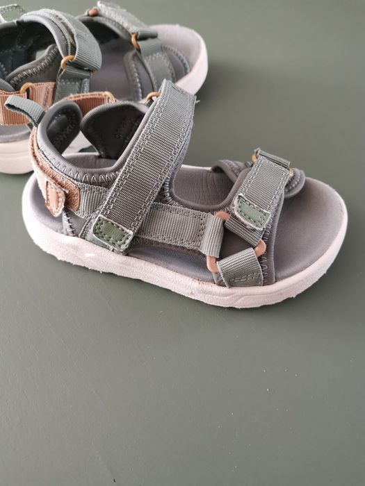 Sandały zielono beżowe Zara