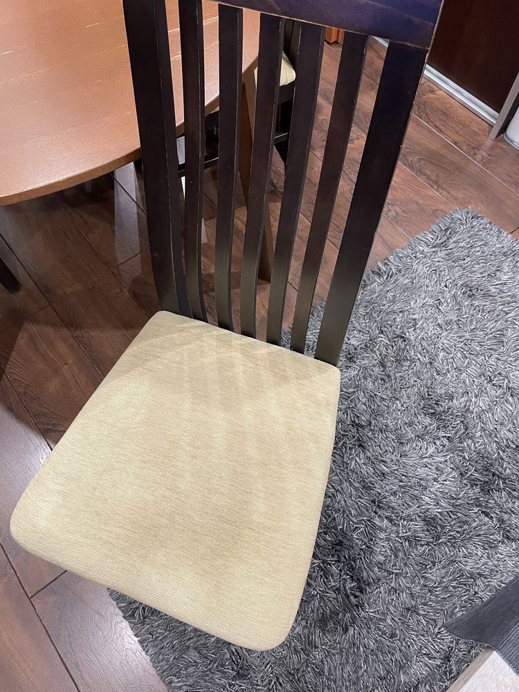 Stół z krzesłami rozkładany