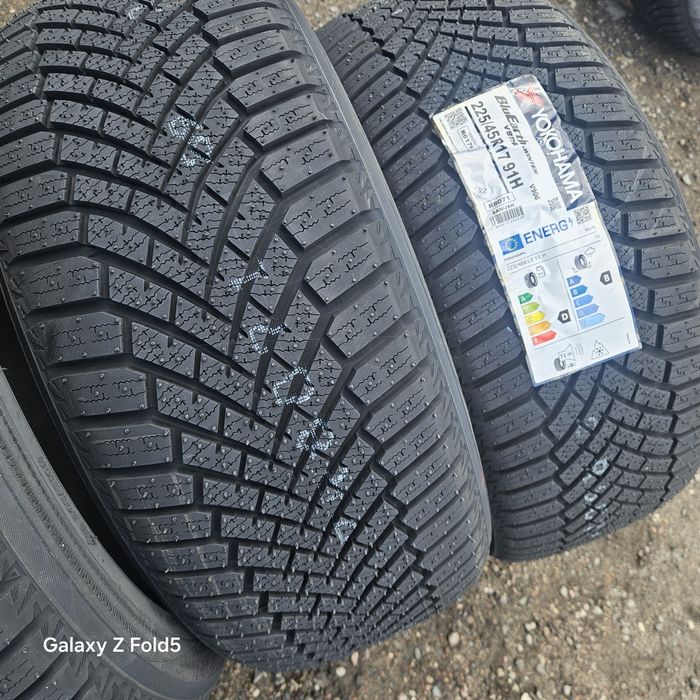 Nowe opony zimowe 225/45/17 91H Yokohama BluEarth Winter DOT4424