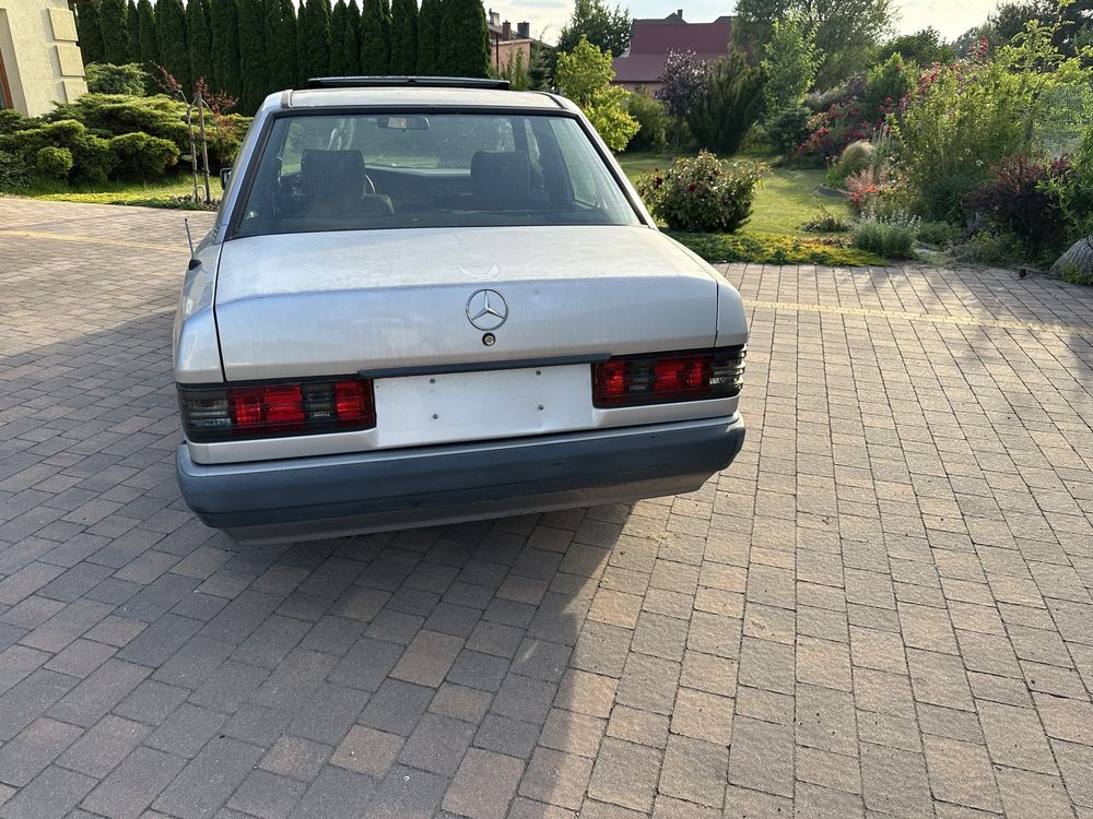 Mercedes W201 190E Bez rdzy!! Super Baza Na Projekt!!