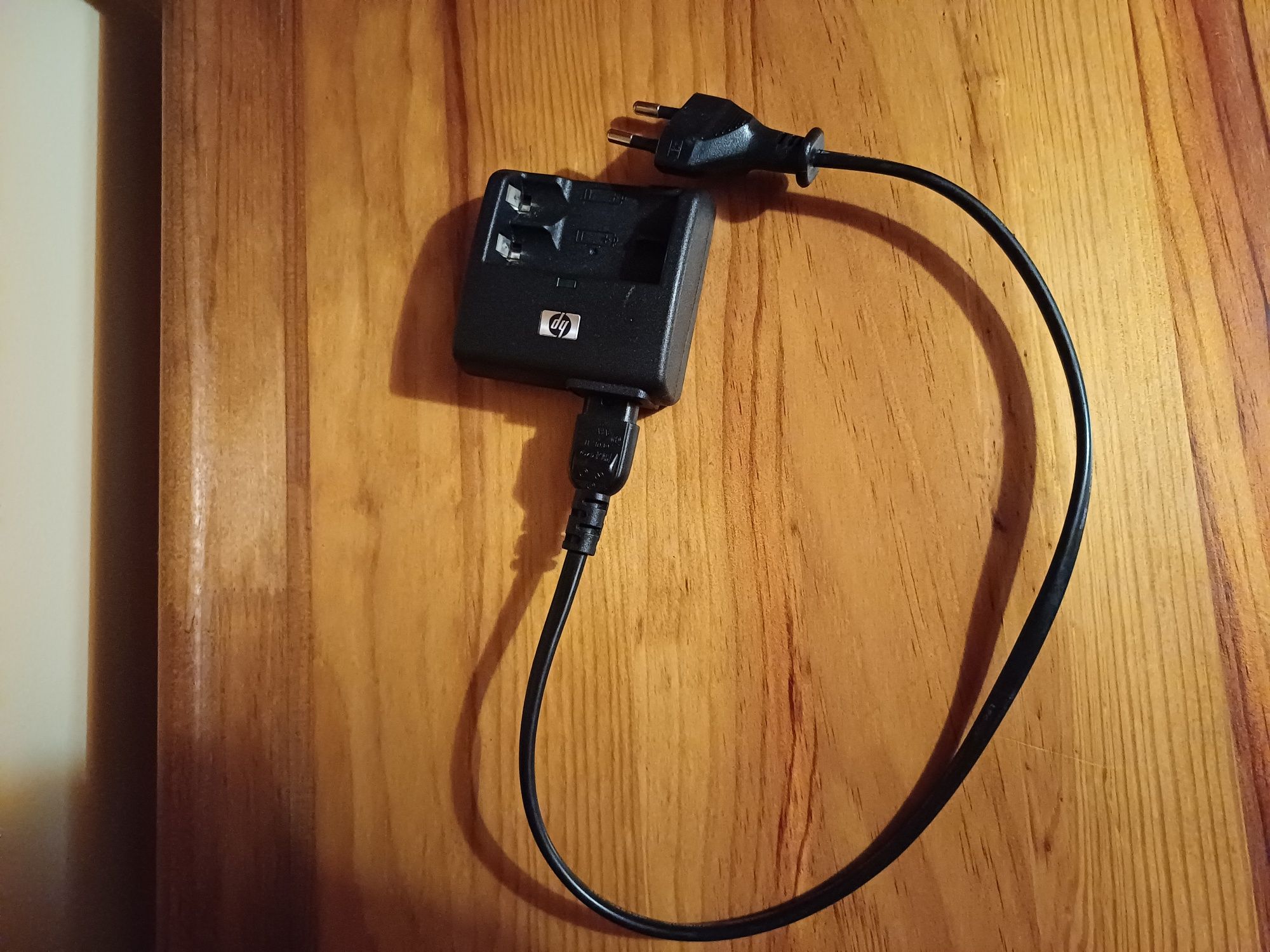 Carregador de Pilhas AA HP Original