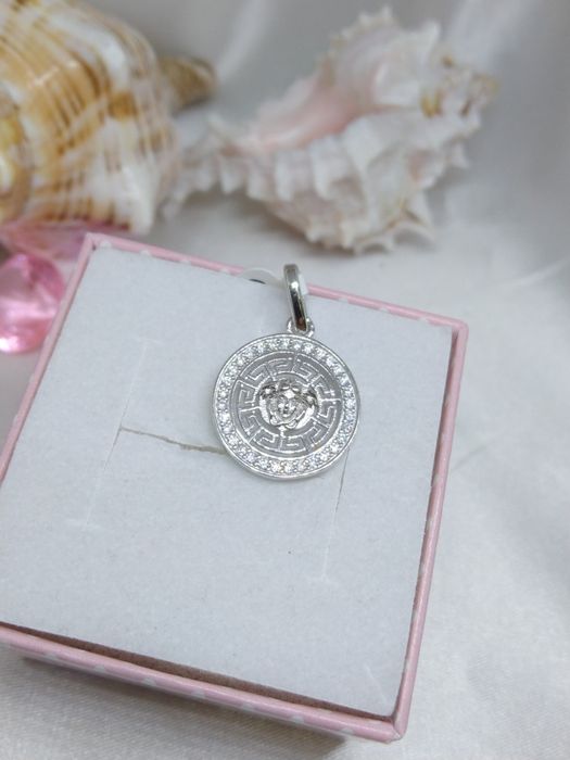 Piękny srebrny wisiorek Meduza grecki wzór, srebro 925