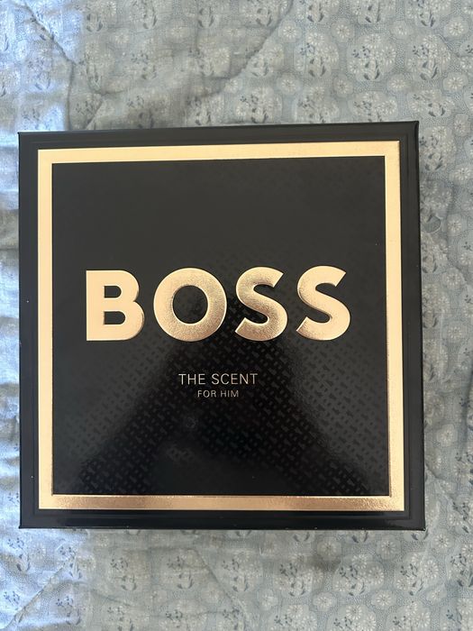 Caixa original Boss em perfeito estado.