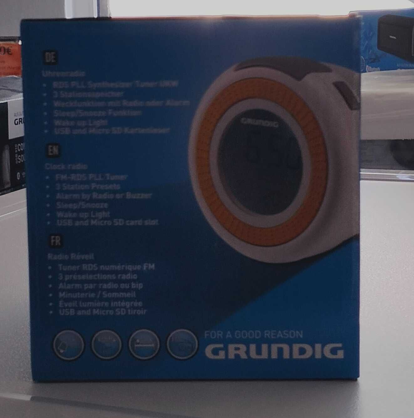 Radio GRUNDIG com despertador