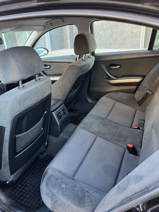 Продам BMW E90, 2.0D