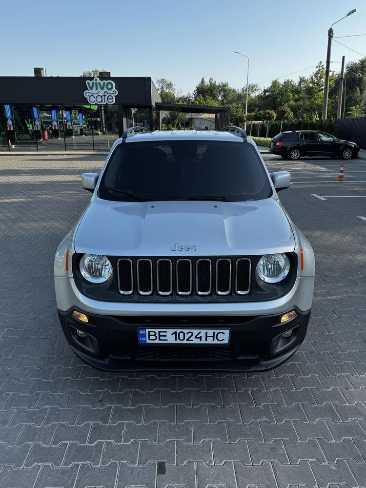 Продаю jeep renegade