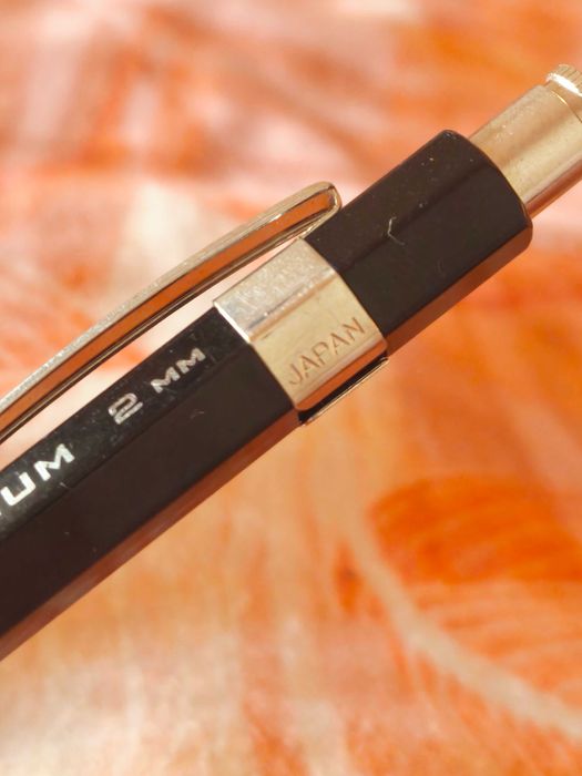 Bic lapiseira impecável