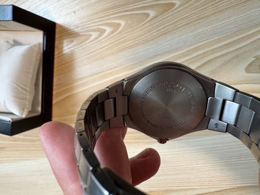 Оригинальные швейцарские часы Tissot Titanium T760 сапфировое стекло