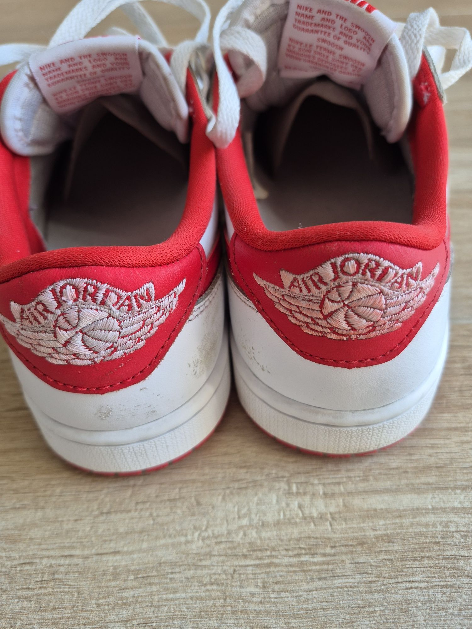 Nike Air Jordan 1 Retro Low biełe czerwone r.40