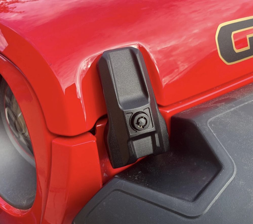 Замки капота під ключ Jeep Wrangler JK JL JT