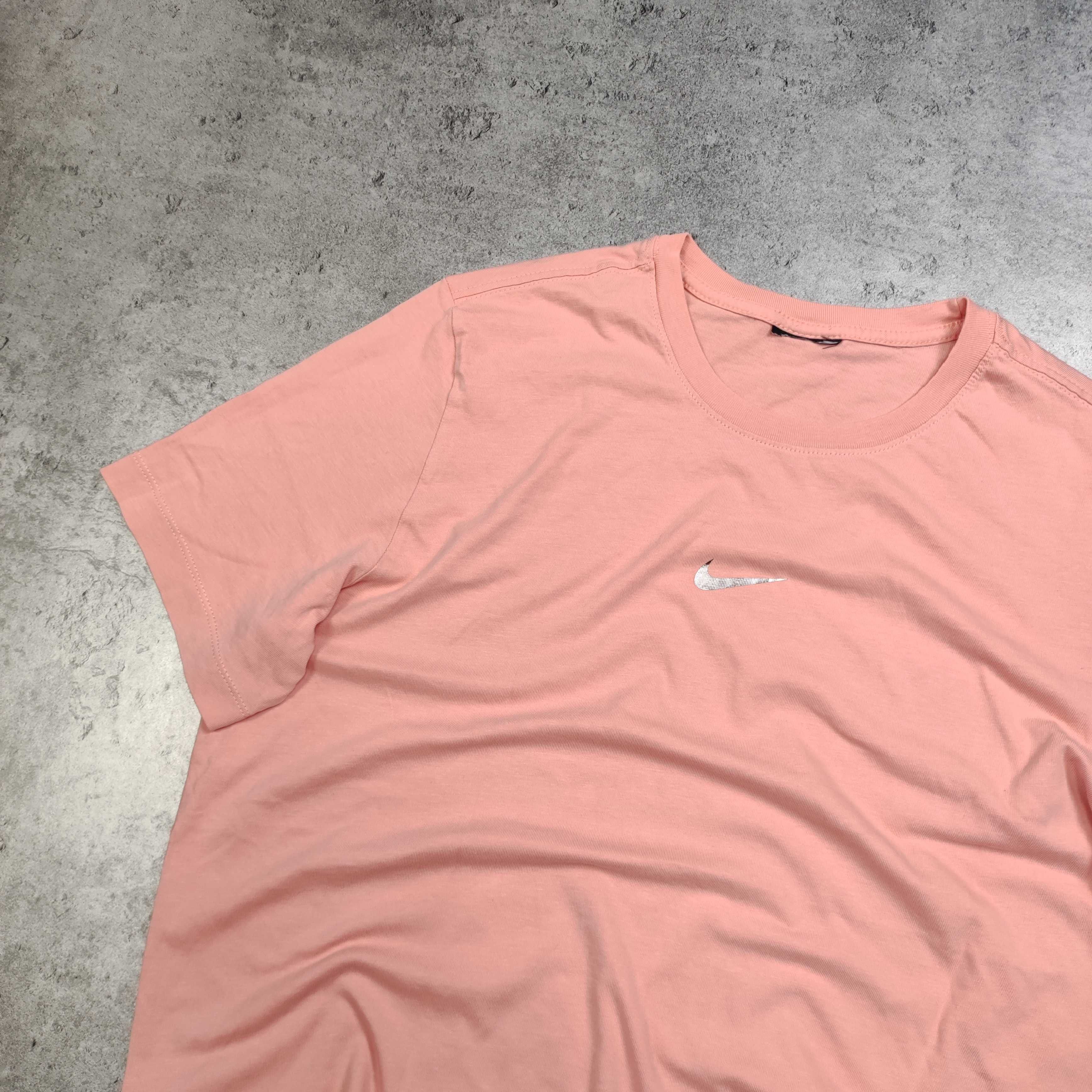 MĘSKA PREMIUM Koszulka Pudrowy Róż Logo Środek Nike Bawełna Casual