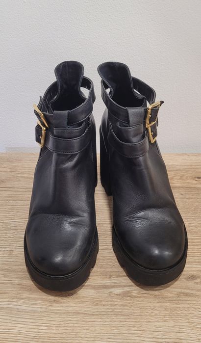 Botas de salto     .