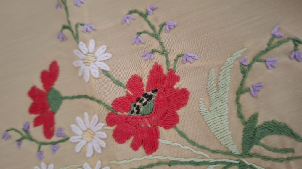 Serweta na stol haftowana hand&made