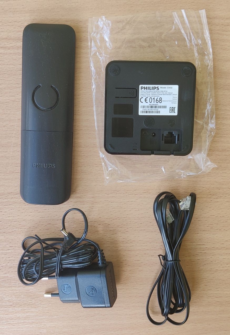Телефон Philips D450 с аккумуляторными батарейками