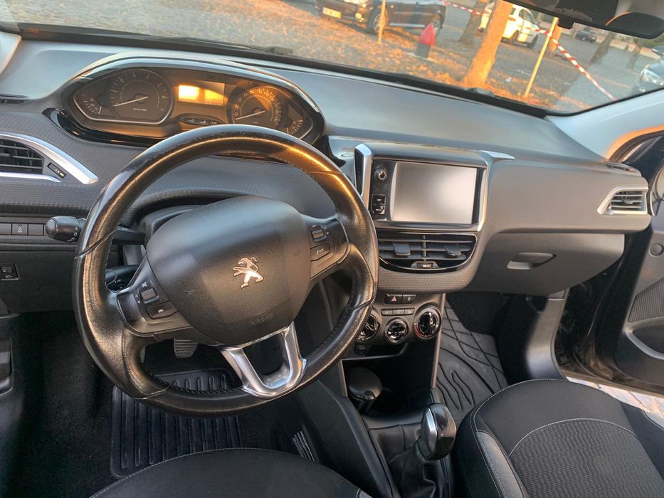 Peugeot 208 puretech 1.2