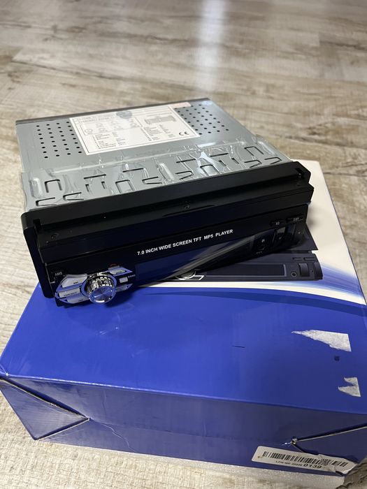 Магнітола  1 Din з Bluetooth з виїзним екраном 7"