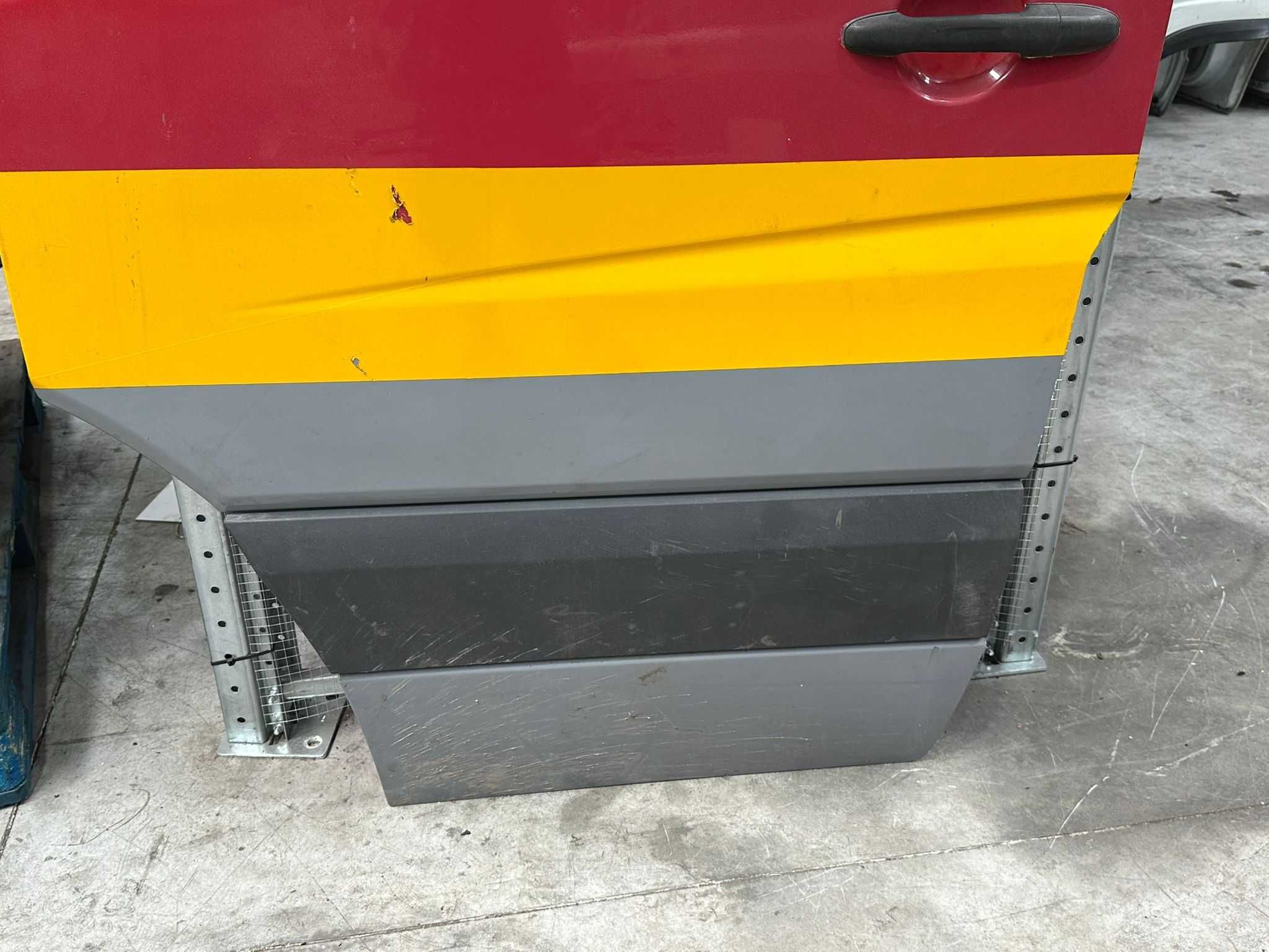 Porta frontal esquerda VW Crafter/ Mercedes Sprinter (2011)