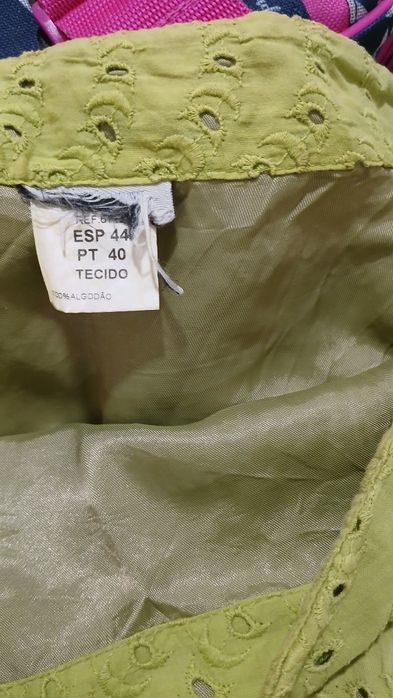 Saia bordado inglês em verde