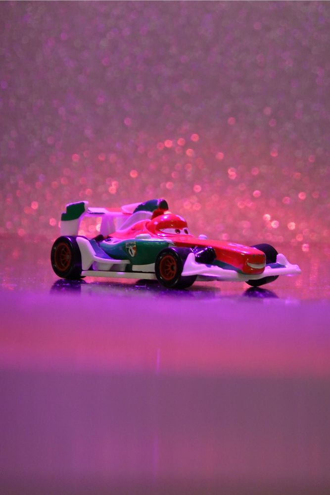 Figurka autko auta cars Francesco Bernoulli Formula 1 zygzak