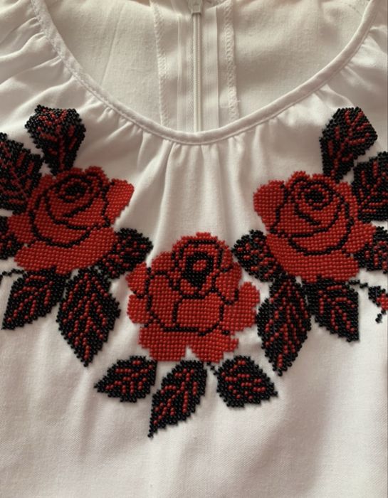 Сукня вишита бісером