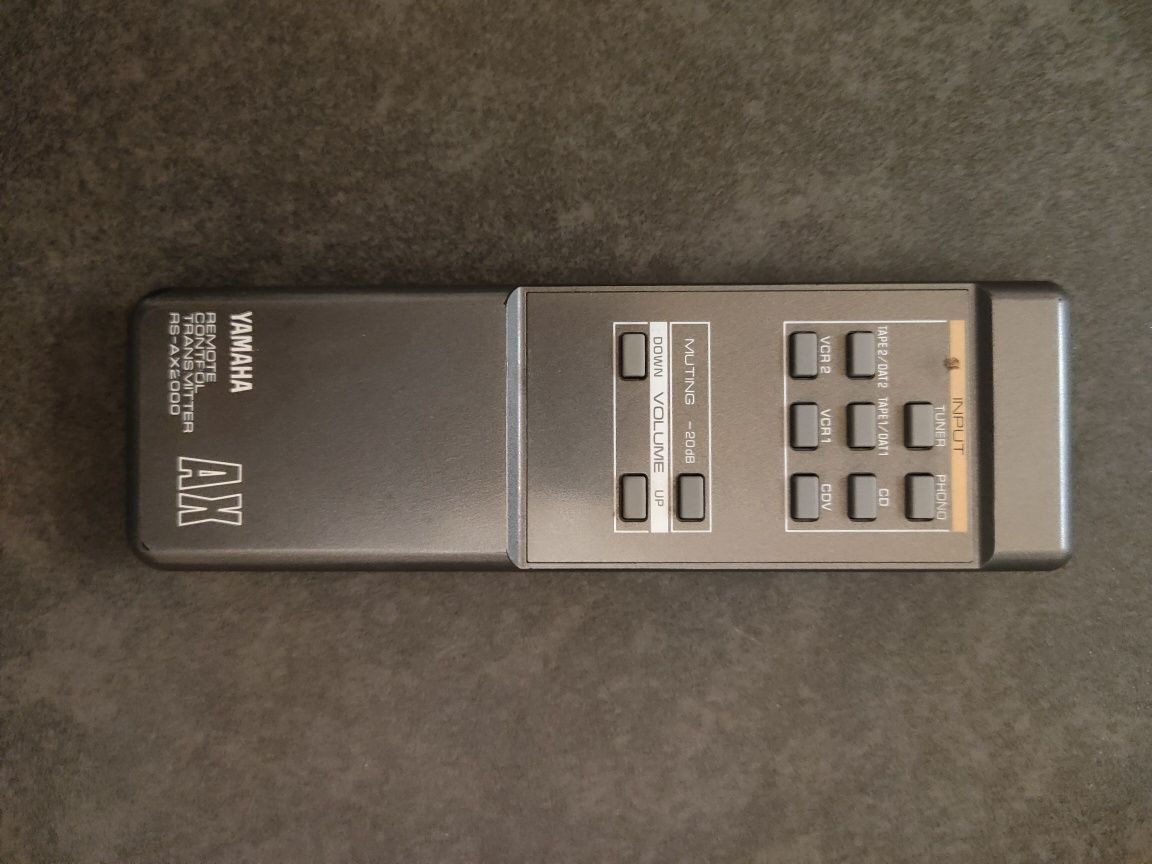 Wzmacniacz Yamaha AX-2000 stan bardzo dobry z pilotem