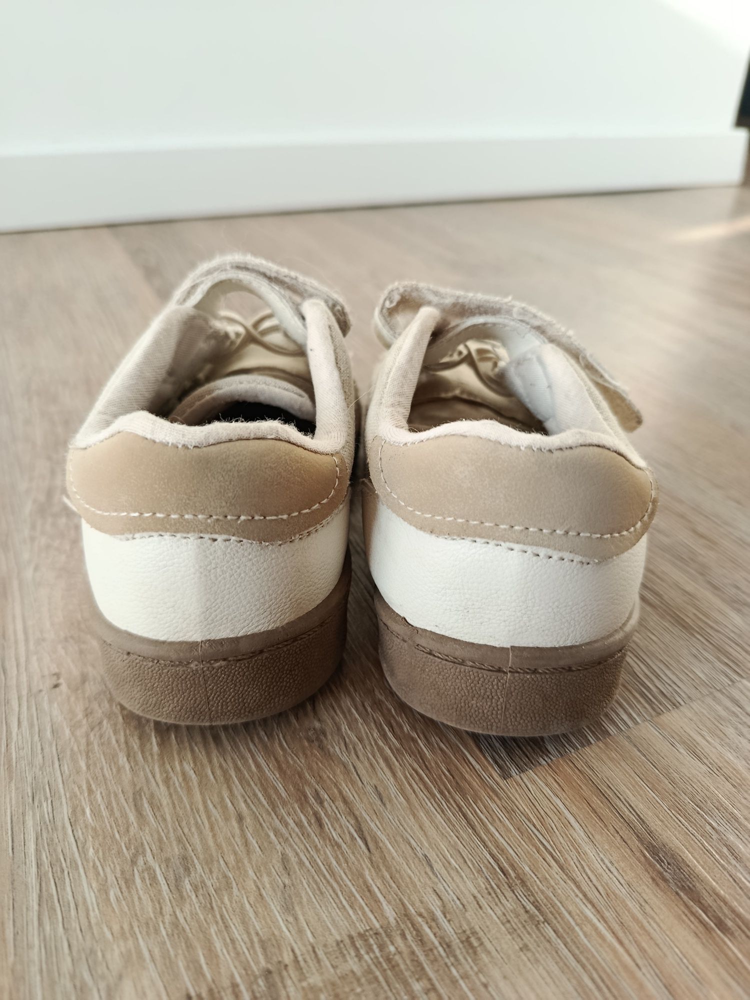 Buty Reserved rozmiar 27