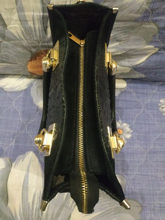 Шкіряна чорна сумка