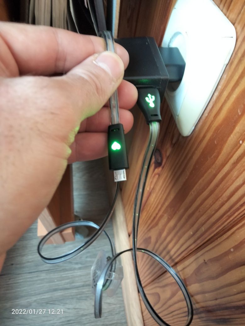 Шнур micro usb.                        .