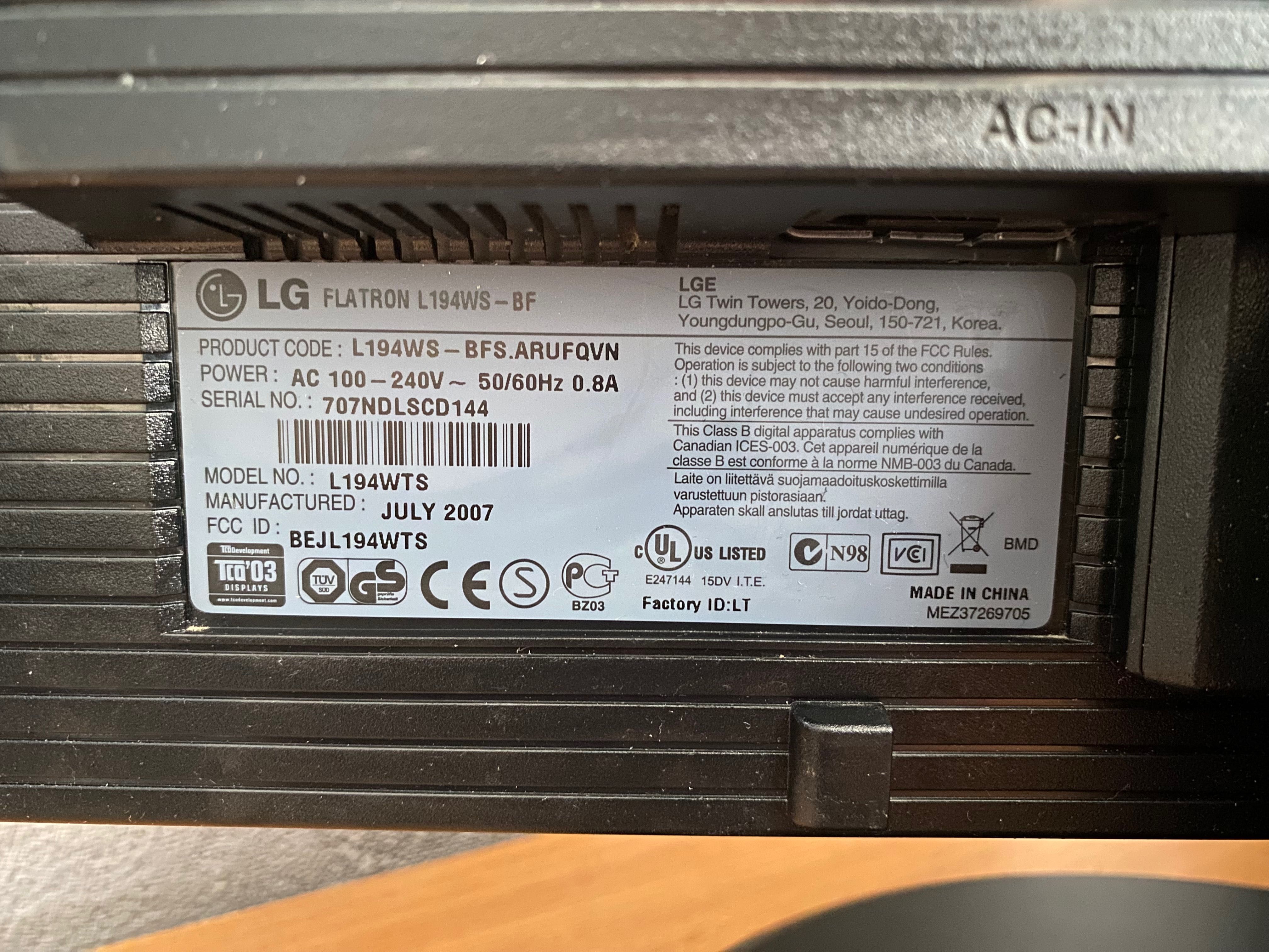 Монітор LG L194WS-BF