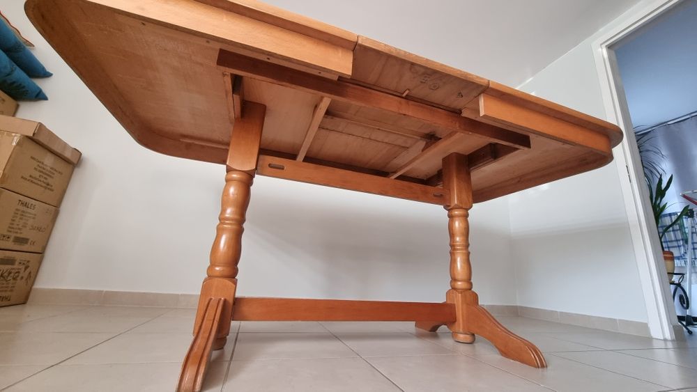 Stół z 6 krzesłami