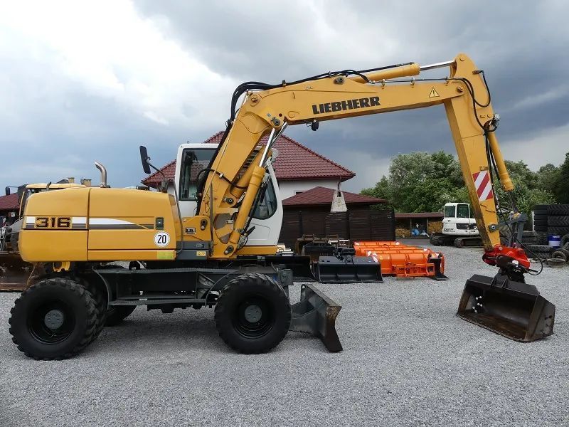 Liebherr A316 z Niemiec  Łyżka skarpowa hydr. / 14.000mtg / 312 314 / 900 315 / 313 /