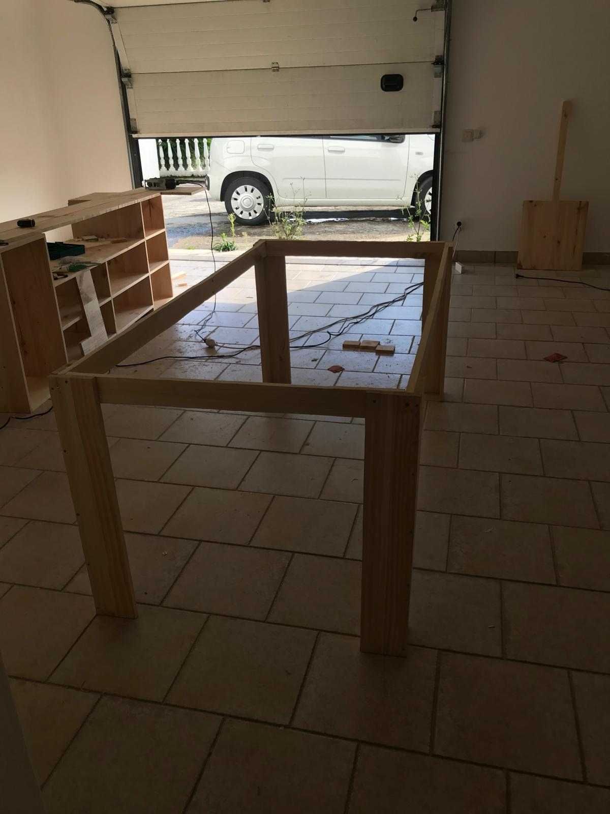 Mesa em Pinho - Artesanal