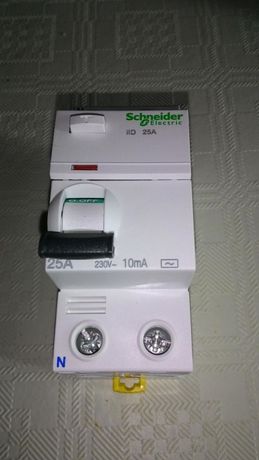 Interruptor / disjuntor/dijuntor diferencial 25A 10MA Schneider Novo
