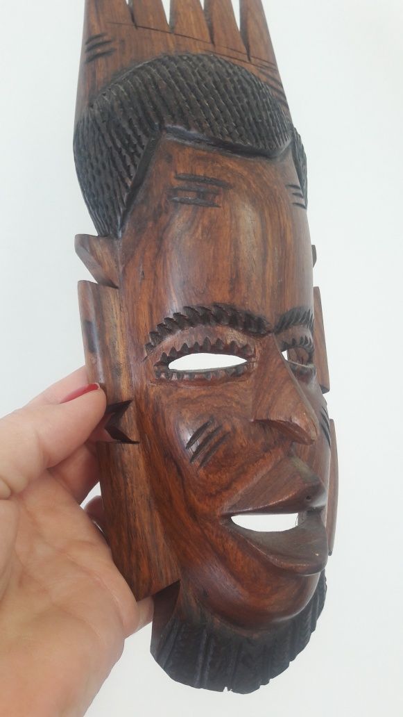 Maska drewniana etno  rzeźbiona