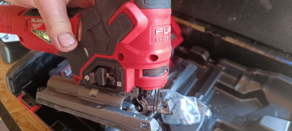 Wyrzynarka Milwaukee M18 FBJS 502x