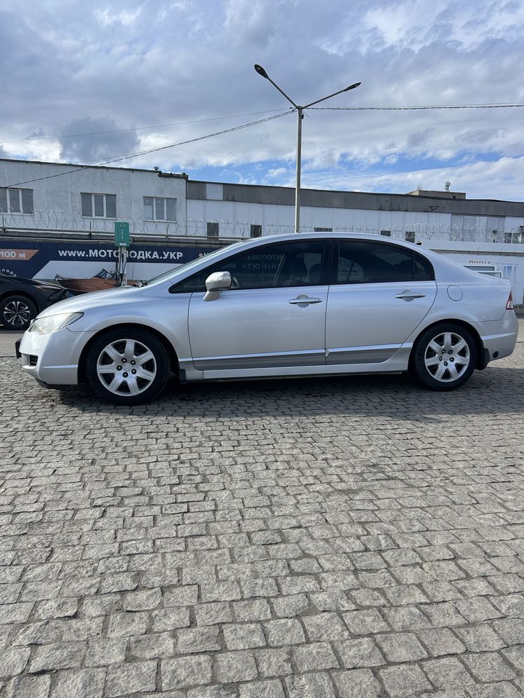 Honda Civic 2007 1,8 механічна Газ/бензин