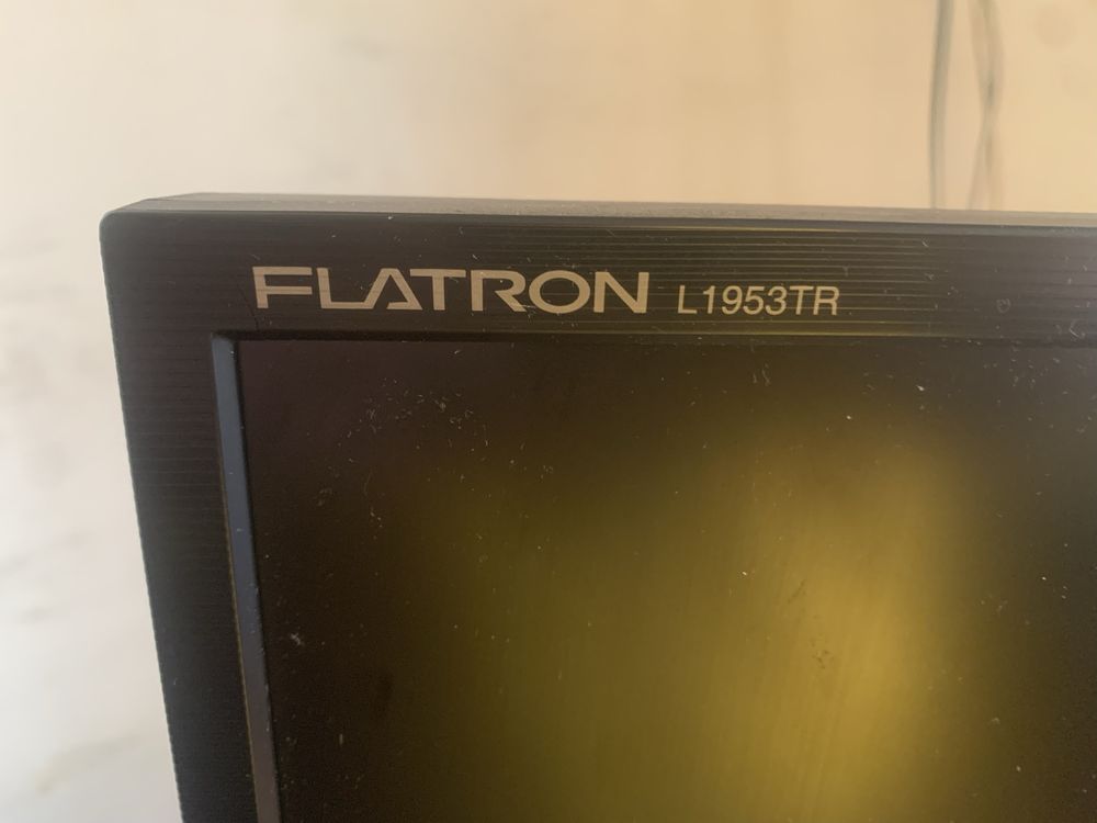 Монитор LG Flatron 19 дюймів
