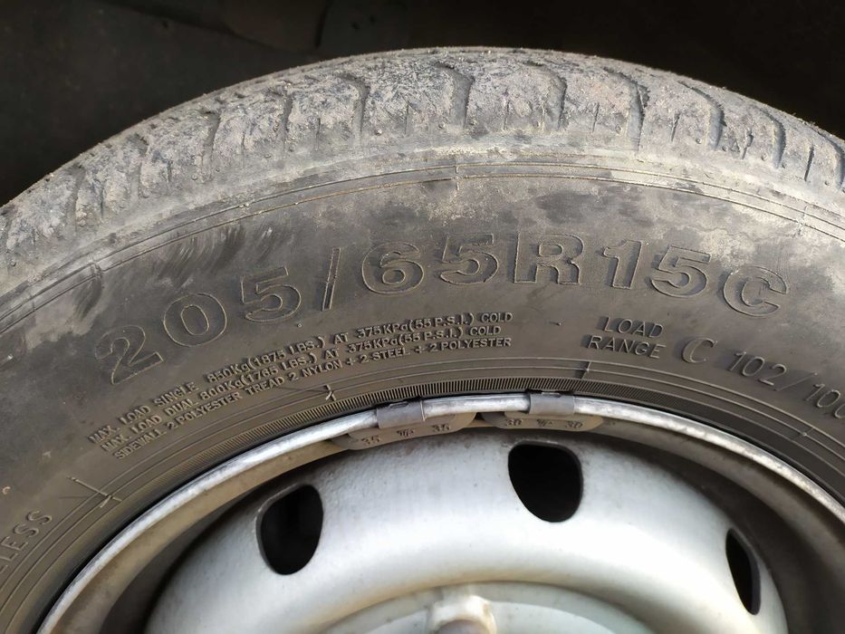 Sprzedam opony letnie na felgach stalowych tarcze hamulcowe bus