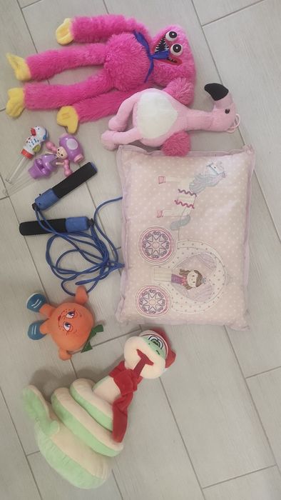 Іграшки игрушки фігурки