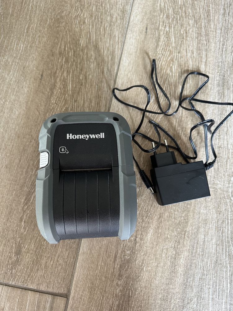 przenośna drukarka Honeywell RP2D Bluetooth bateria 2,5Ah ładowarka