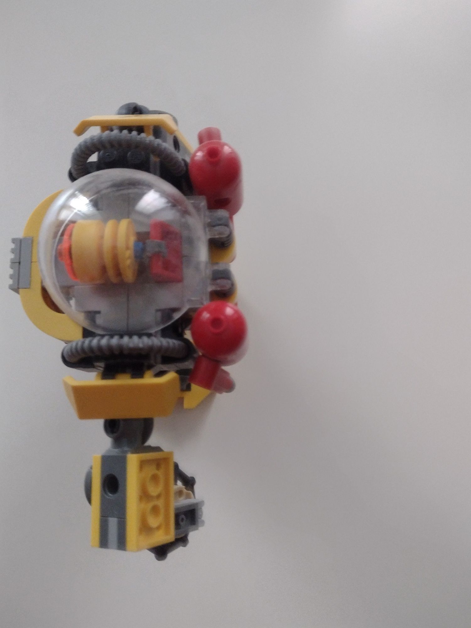 LEGO robot nurek