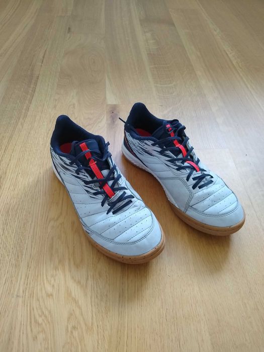 Buty 38 Kipsta do piłki halówki Eskudo Imviso