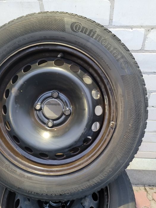 Резина, шины, колеса - 195/65 R15. Continental зимняя.