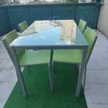 Mesa de vidro + 4 cadeiras