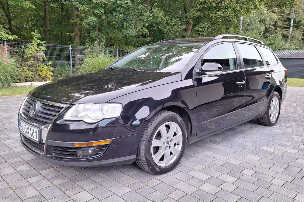 Volkswagen Passat klima po serwisie, odpinany hak, dodatkowo koła zimowe